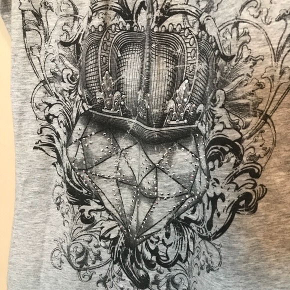 Stretchy Graphic Tee - Diamond and Crown - Picture 3 of 5